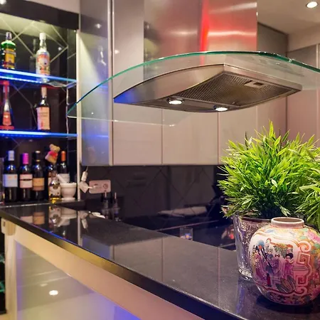 Spacious Vinohrady Apartment Prague