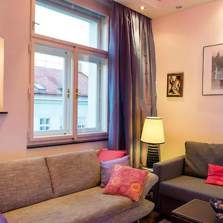 Daire Spacious Vinohrady Prag